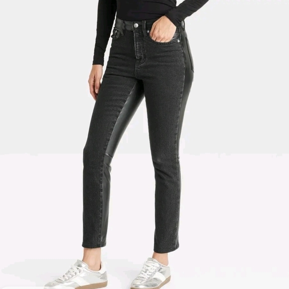 Women's Universal Tread Mid Rise 80's Jeans with Leather Accents - Picture 1 of 5